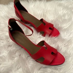 Hermes Oran Wedge